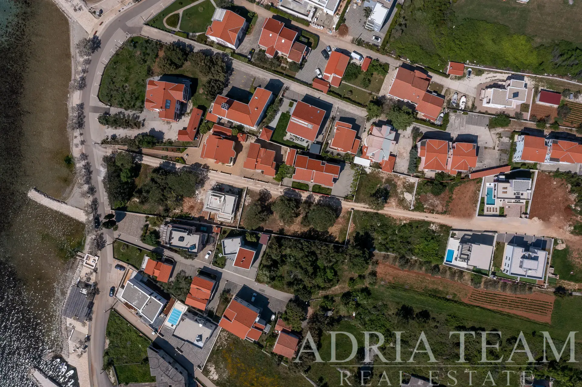EKSKLUZIVNA MODERNA VILA S BAZENOM, 150m OD MORA – ZATON, NIN